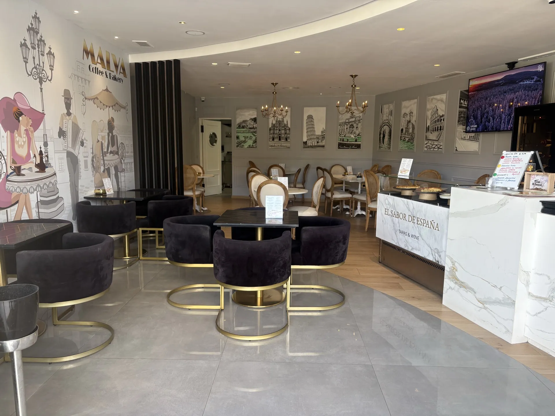 Salón con Mural